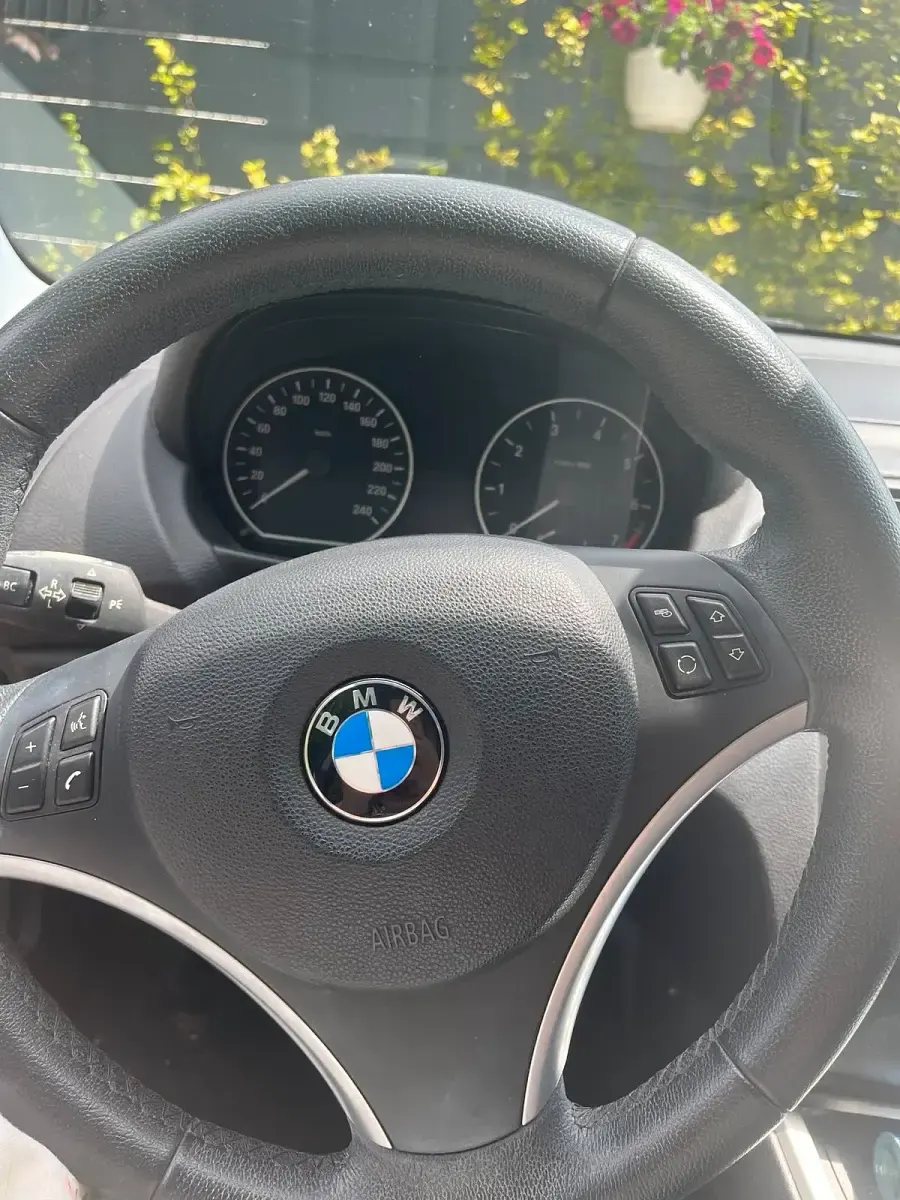 Gebraucht BMW 116 122 PS (89 kW) 2012 Weiß Kleinwagen