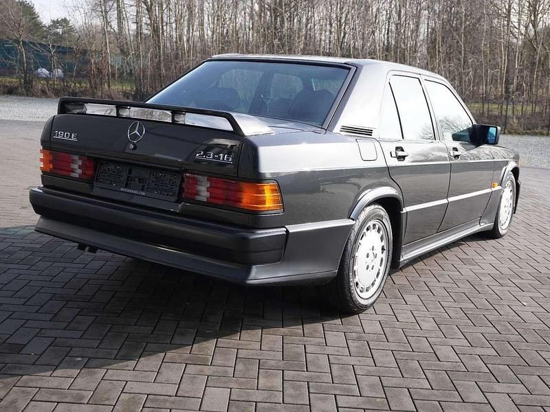 Gebraucht Mercedes 190 185 PS (136 kW) 1987 199 blauschwarzmet. Limousine