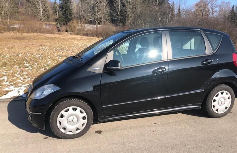 Gebraucht Mercedes A180 Avantgarde 116 PS (85 kW) 2010 Schwarz Kleinwagen