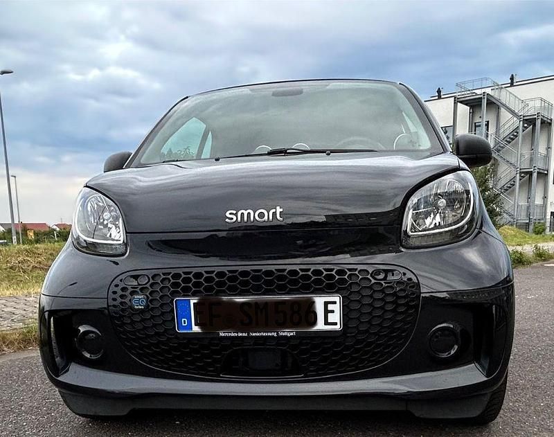 Schwarz Gebraucht 2020 Smart ForTwo Electric Drive Coupé | 7.699 € (Fairer Preis) - Bild 1/4