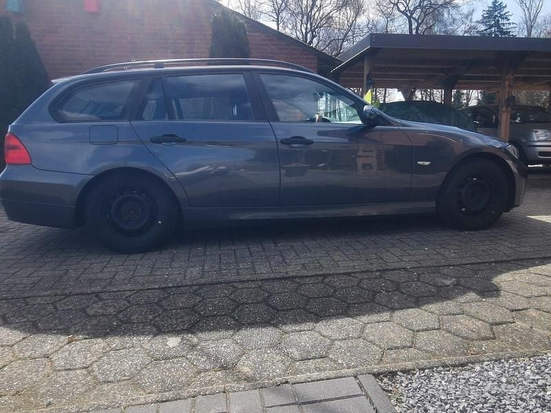 Second-hand BMW 320 163 CP (119 kW) 2006 Gri Berlinǎ