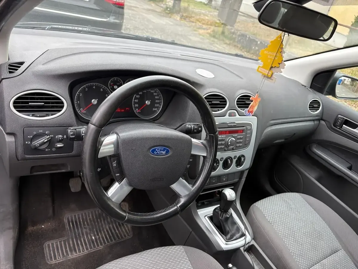 Second-hand Ford Focus 100 CP (73 kW) 2007 Albastru Break
