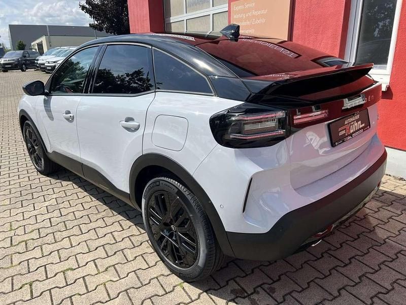 Neu Citroën C4 PureTech 131 PS (96 kW) 2025 Okenitweiß metallic Limousine