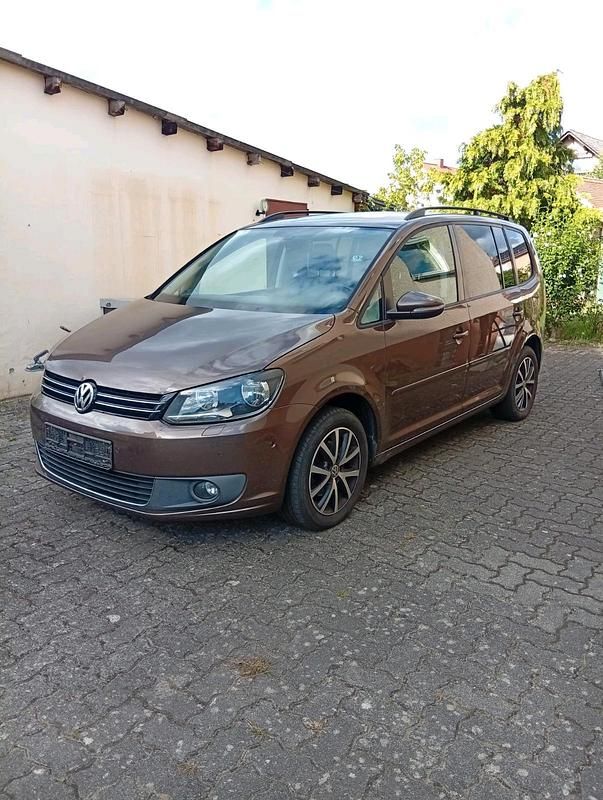 Braun Gebraucht 2011 VW Touran Van / Kleinbus | 4.500 € (Guter Preis) - Bild 1/4