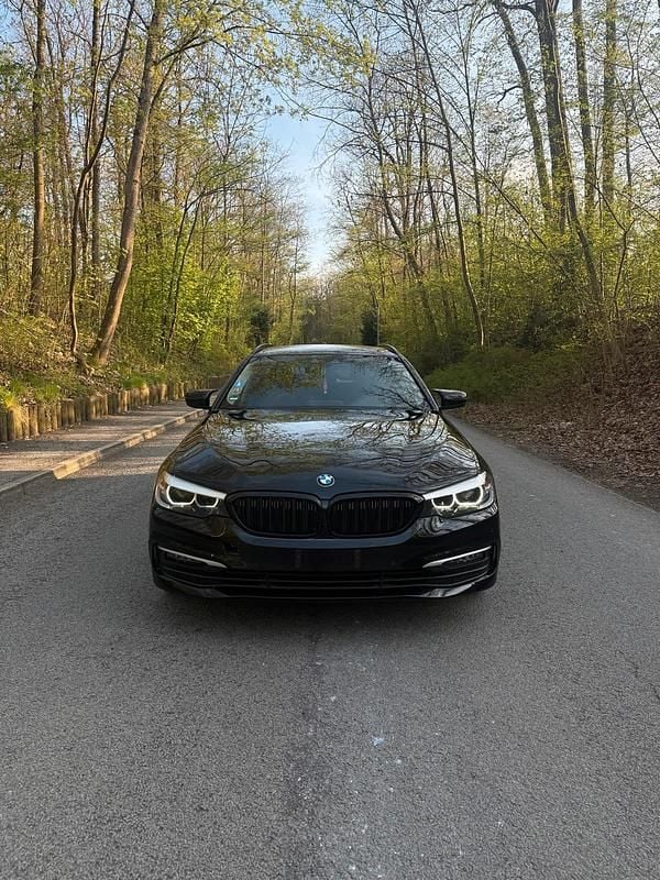 Gebraucht BMW 520 190 PS (139 kW) 2019 Schwarz Kombi