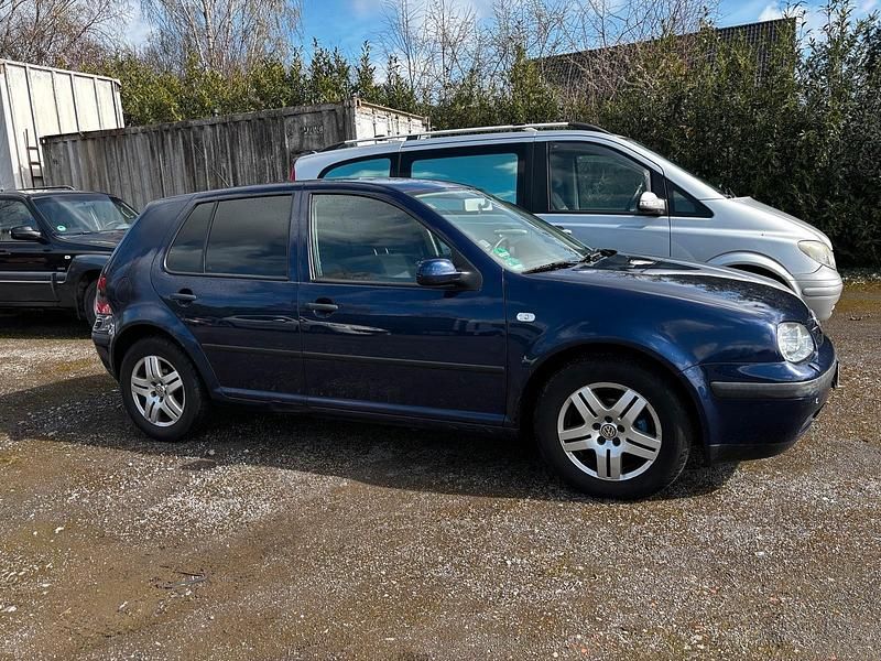 Gebraucht VW Golf IV 102 PS (75 kW) 2001 Blau Limousine