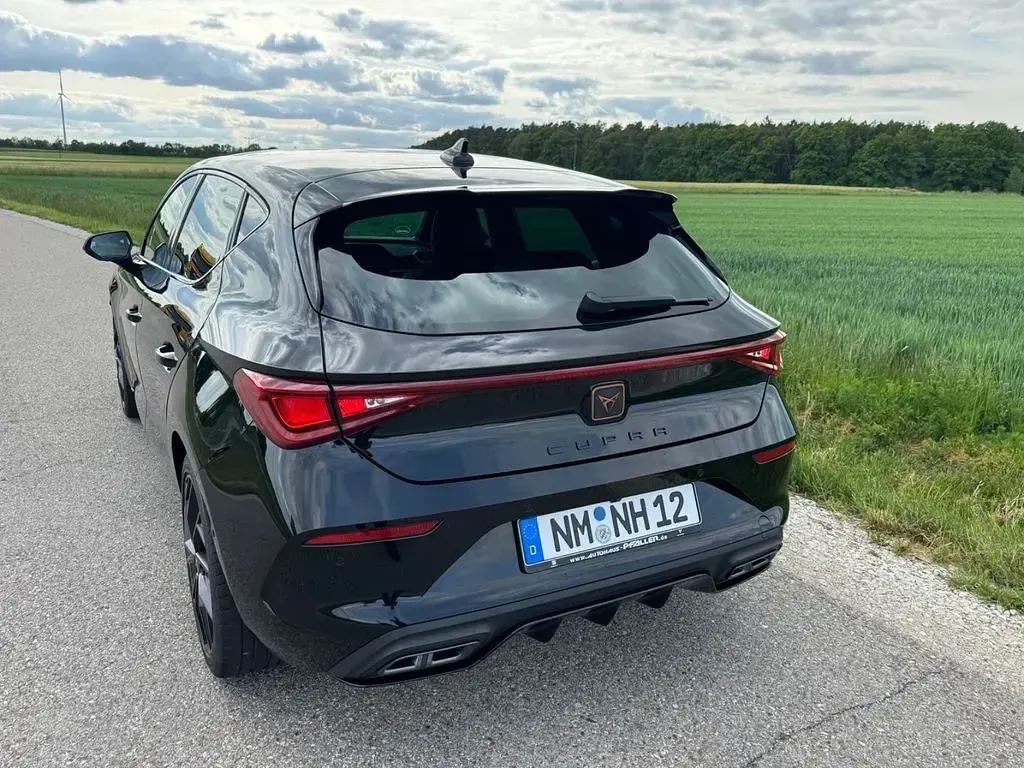 Gebraucht Cupra Leon 150 PS (110 kW) 2023 Schwarz Limousine
