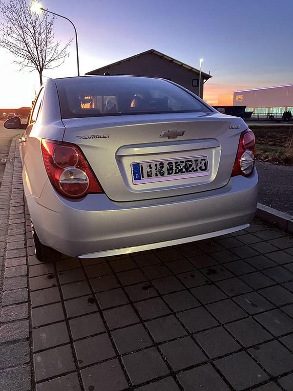 Gebraucht Chevrolet Aveo LT 86 PS (63 kW) 2012 Silber Limousine