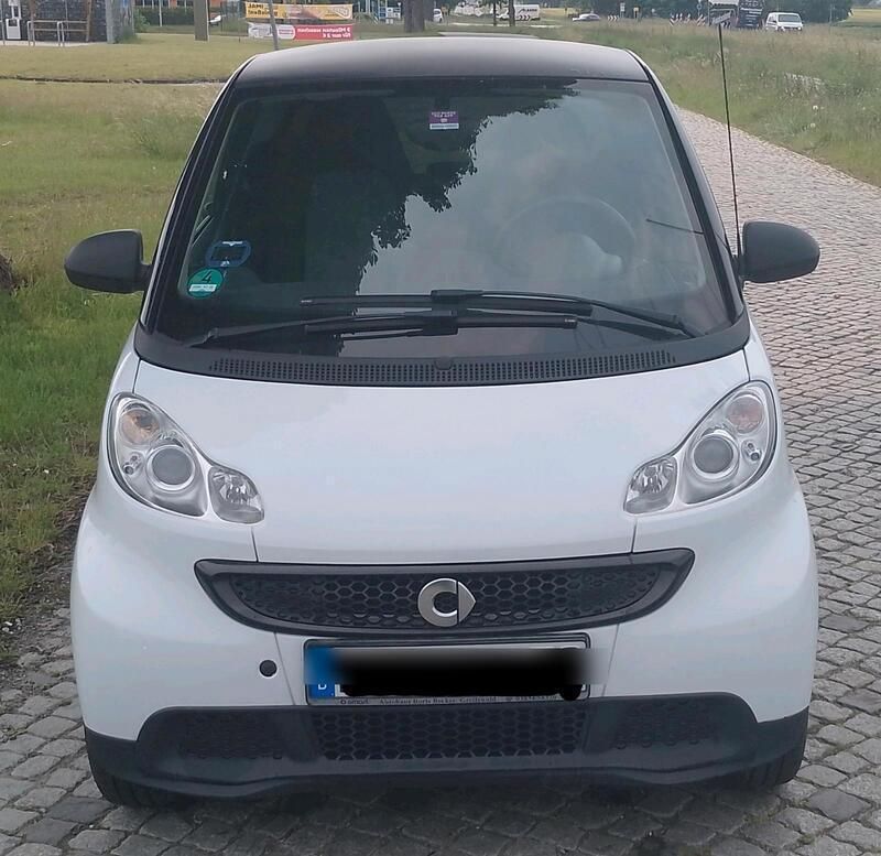 Weiß Gebraucht 2012 Smart ForTwo Coupé Coupé | 3.800 € (Guter Preis) - Bild 1/4