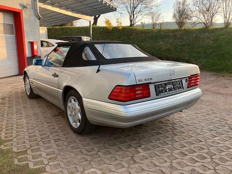Gebraucht Mercedes SL320 231 PS (169 kW) 1995 Silber Cabrio