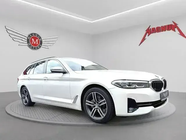 Gebraucht BMW 520 Performance 190 PS (139 kW) 2022 Weiss Kombi