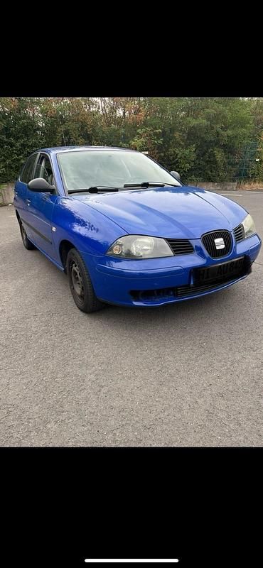 Blau Gebraucht 2003 Seat Ibiza Kleinwagen | 899 € (Fairer Preis) - Bild 1/4