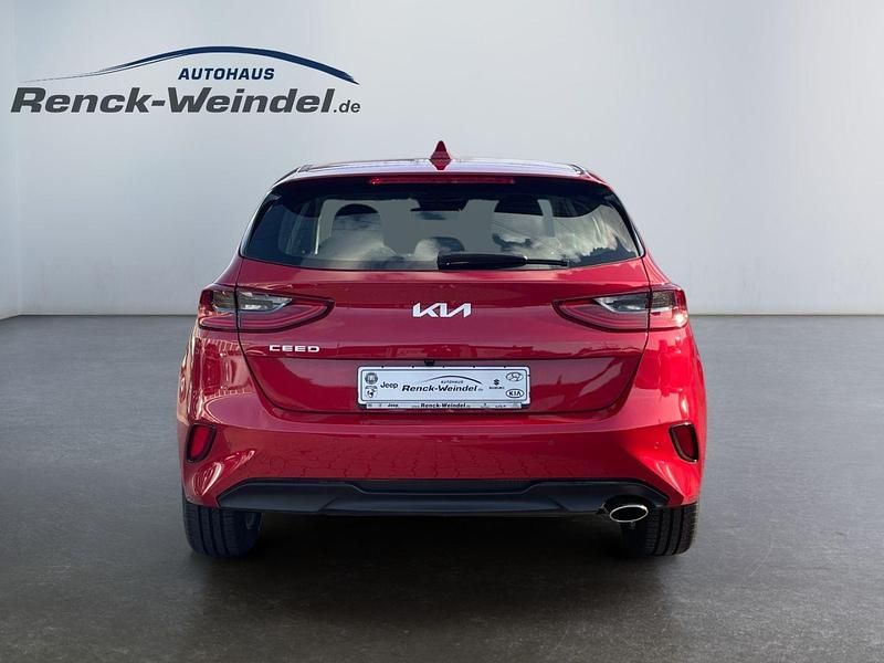Gebraucht Kia Ceed Vision 140 PS (102 kW) 2025 Rot Kleinwagen
