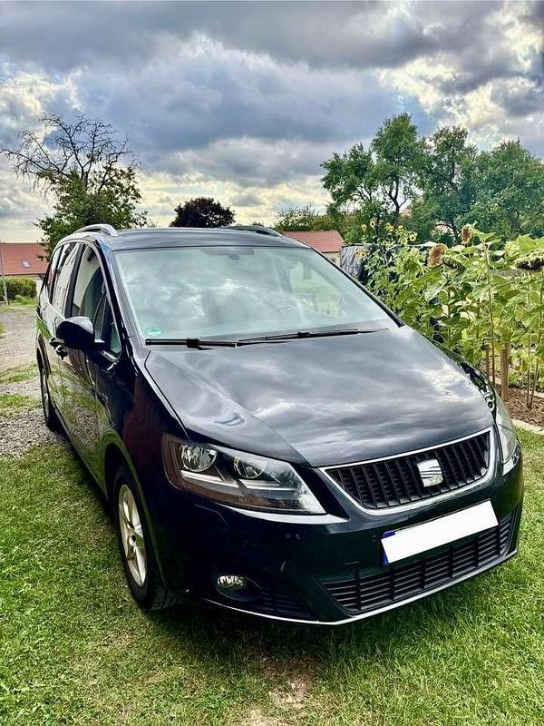 Schwarz Gebraucht 2015 Seat Alhambra Style Van / Kleinbus | 12.999 € (Teuer) - Bild 1/4
