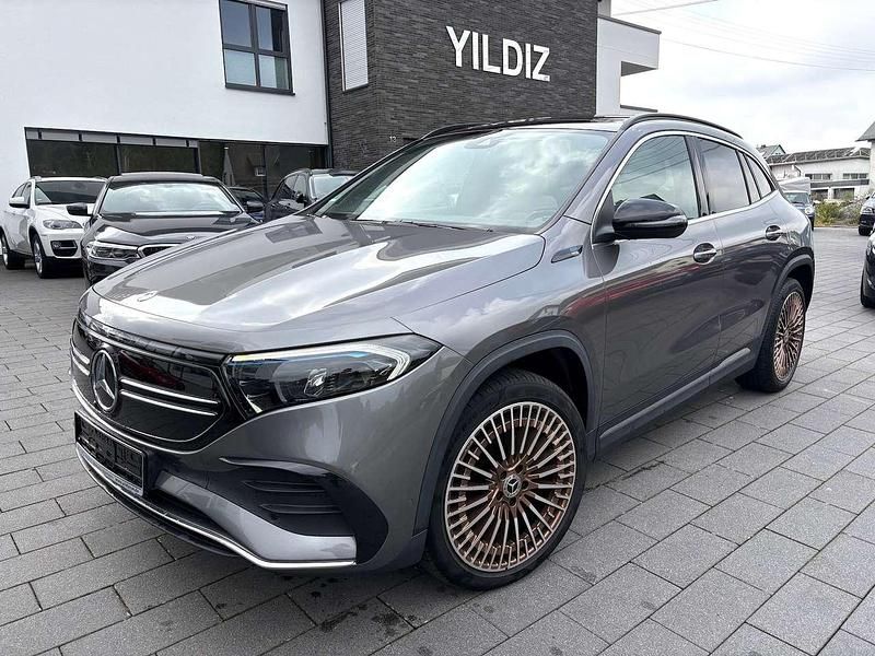 Grau Gebraucht 2022 Mercedes EQA250 Edition SUV | 20.990 € - Bild 1/4