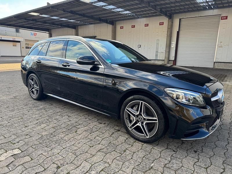 Gebraucht Mercedes C300e AMG 211 PS (155 kW) 2020 Schwarz Kombi