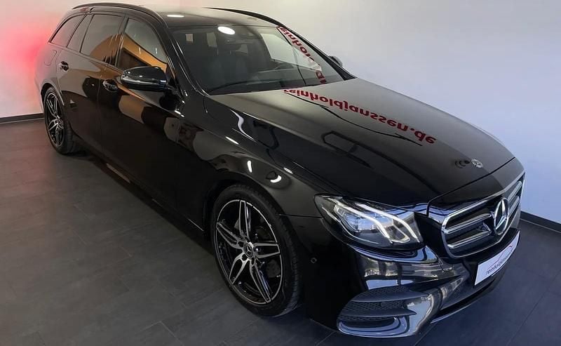 Schwarz Gebraucht 2020 Mercedes E220 AMG line Kombi | 22.000 € (Guter Preis) - Bild 1/4