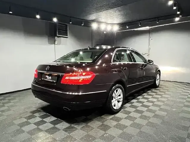 Gebraucht Mercedes E350 292 PS (214 kW) 2009 Cupritbraun Limousine