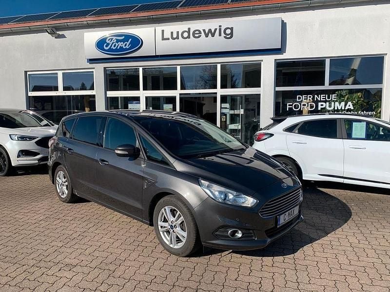 Gebraucht Ford S-MAX Business Edition 150 PS (110 kW) 2017 Grau Van / Kleinbus