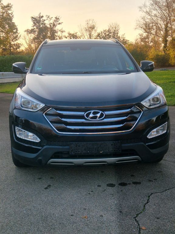 Schwarz Gebraucht 2012 Hyundai Santa Fe Premium SUV | 9.390 € (Etwas zu teuer) - Bild 1/4