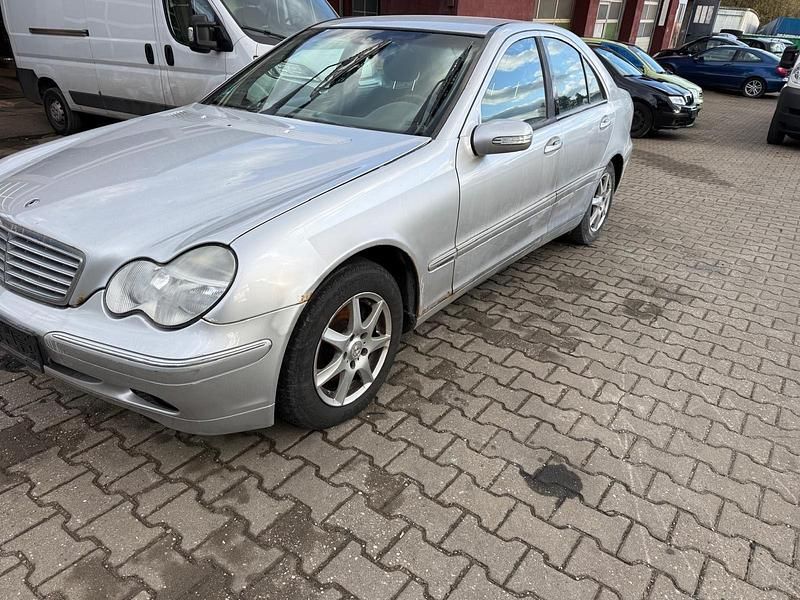 Gebraucht Mercedes C180 129 PS (94 kW) 2002 Limousine