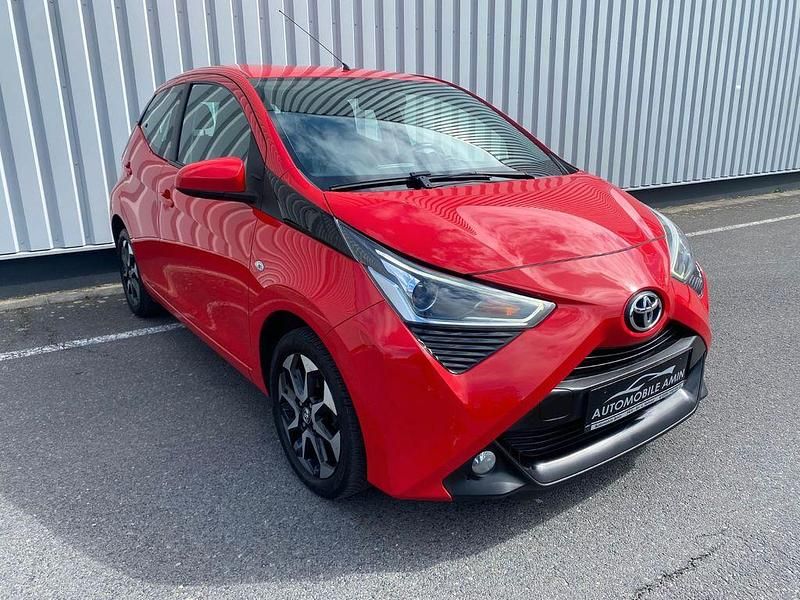 Gebraucht Toyota Aygo 72 PS (52 kW) 2019 Rot Kleinwagen