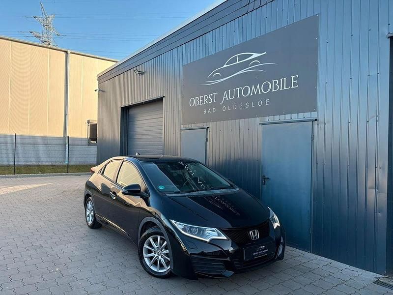 Schwarz Gebraucht 2016 Honda Civic Comfort Limousine | 9.750 € (Fairer Preis) - Bild 1/4