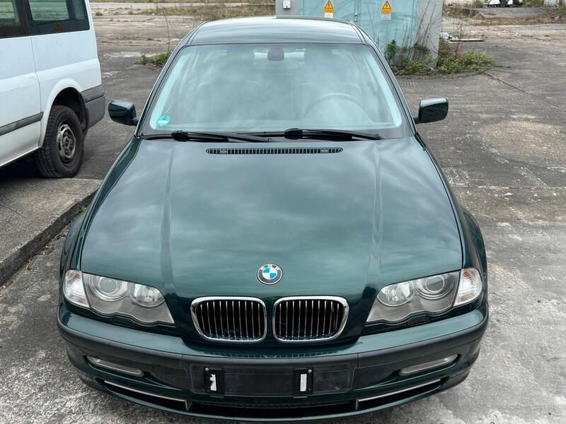 Grün Gebraucht 2000 BMW 330 Limousine | 5.900 € (Superpreis) - Bild 1/4