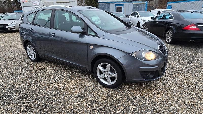 Gebraucht Seat Altea Style 125 PS (91 kW) 2012 Grau Van / Kleinbus