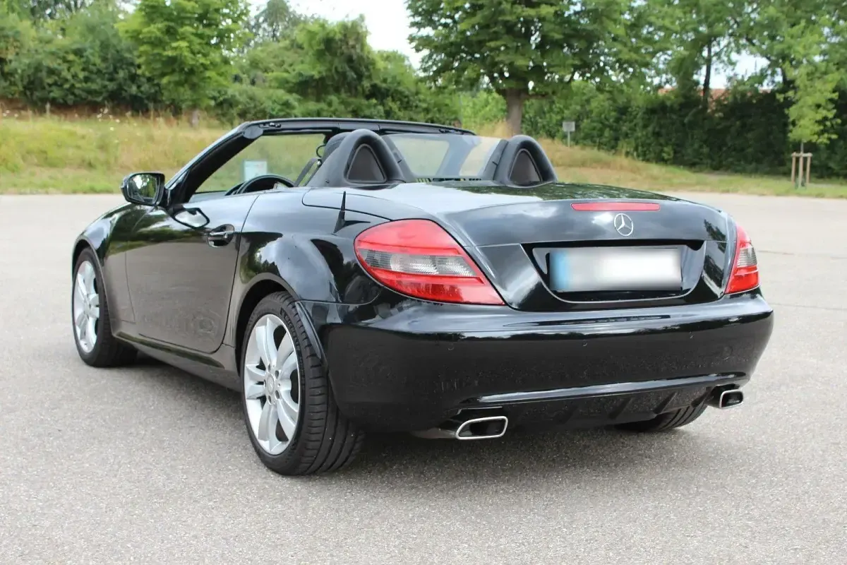 Gebraucht Mercedes SLK350 305 PS (224 kW) 2010 Schwarz Cabrio