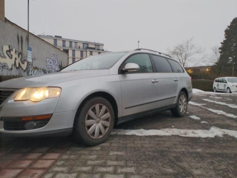 Silber Gebraucht 2008 VW Passat Trendline Kombi | 1.750 € (Superpreis) - Bild 1/4