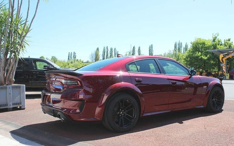 Neu Dodge Charger 492 PS (361 kW) 2025 Rot Limousine