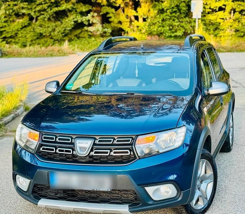 Blau Gebraucht 2017 Dacia Sandero Prestige Kleinwagen | 7.299 € (Guter Preis) - Bild 1/4