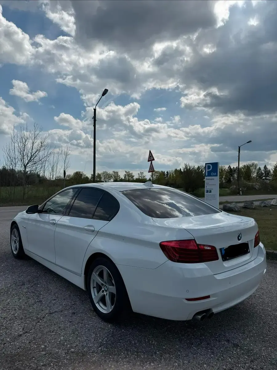 Gebraucht BMW 518 M Sport 143 PS (105 kW) 2013 Weiß Limousine
