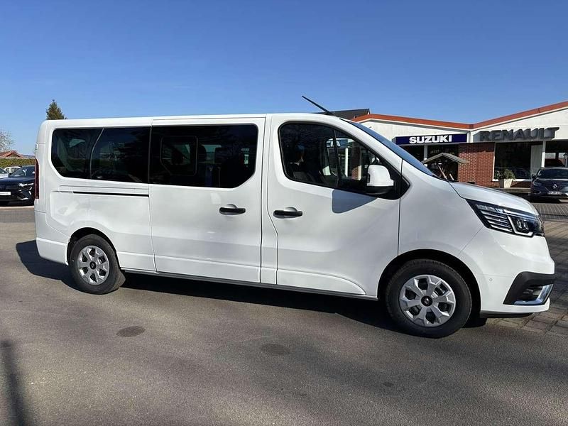 Gebraucht Renault Trafic Evolution 170 PS (125 kW) 2025 Arktisweiß Van / Kleinbus