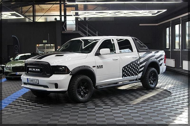 Gebraucht Dodge Ram 401 PS (294 kW) 2020 Weiß Abholung