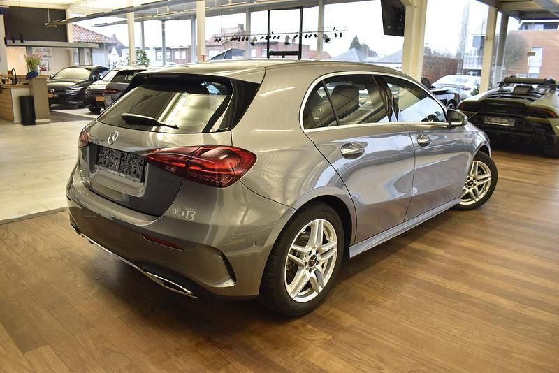 Gebraucht Mercedes A200 AMG line 163 PS (119 kW) 2024 Grau Limousine