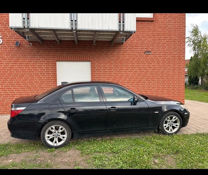 Schwarz Gebraucht 2005 BMW 530 Limousine | 2.000 € (Superpreis) - Bild 1/4