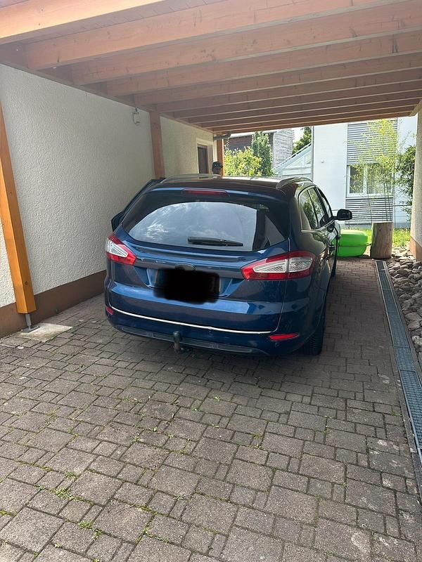 Gebraucht Ford Mondeo 140 PS (102 kW) 2012 Blau Kombi