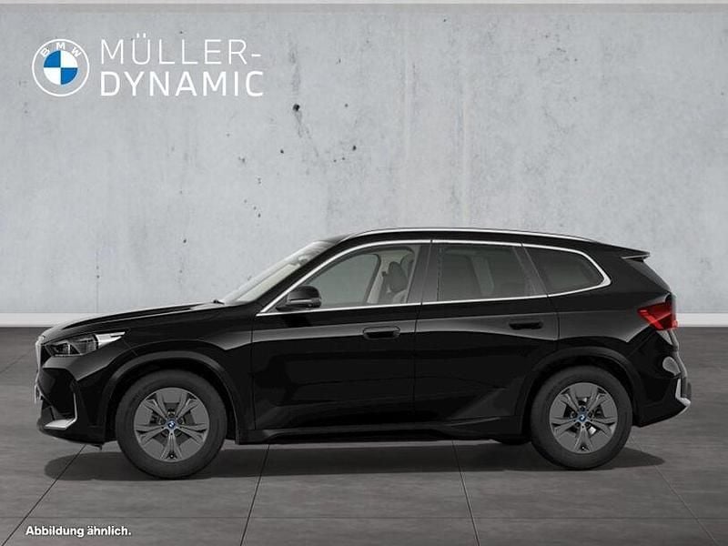 Gebraucht BMW iX1 Performance 230 kW (313 PS) 2023 Saphirschwarz (metallic) SUV