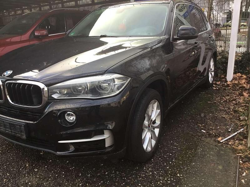 Gebraucht BMW X5 258 PS (189 kW) 2016 Black sapphire metallic SUV