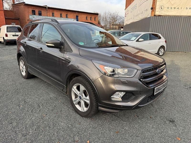 Grau Gebraucht 2016 Ford Kuga ST-Line SUV | 10.999 € (Fairer Preis) - Bild 1/4