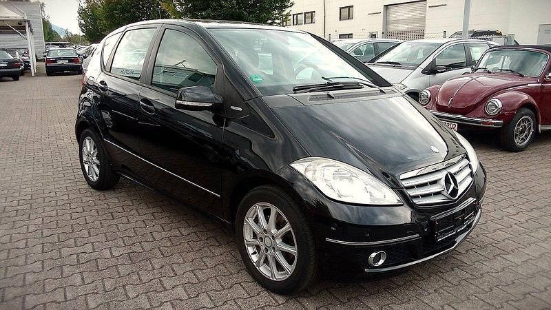 Gebraucht Mercedes A160 95 PS (69 kW) 2010 Schwarz Kleinwagen