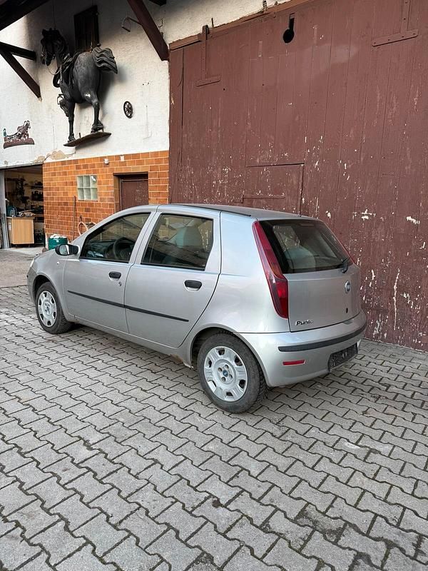 Gebraucht Fiat Punto 60 PS (44 kW) 2005 Silber Kleinwagen