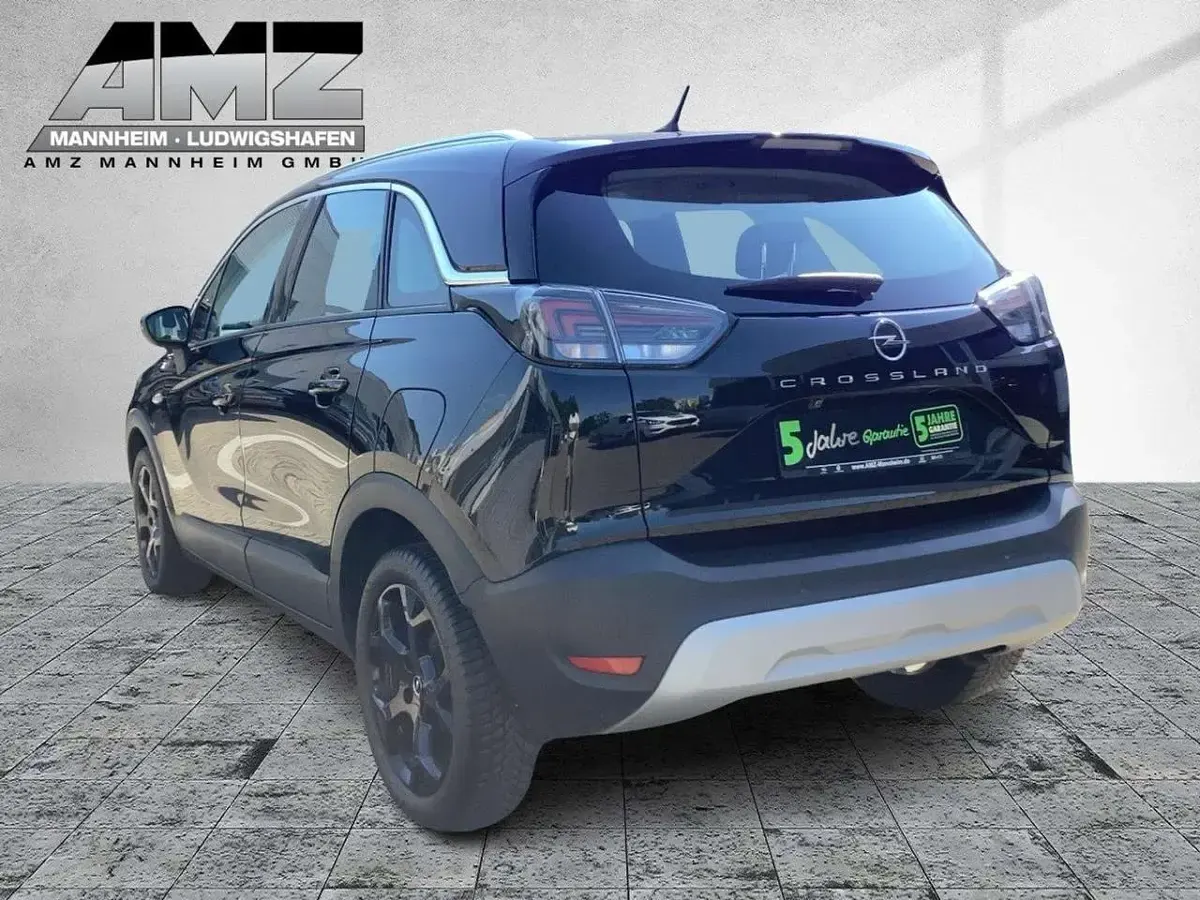 Gebraucht Opel Crossland Elegance 110 PS (80 kW) 2023 Lackierung schwarz perla nera/ SUV