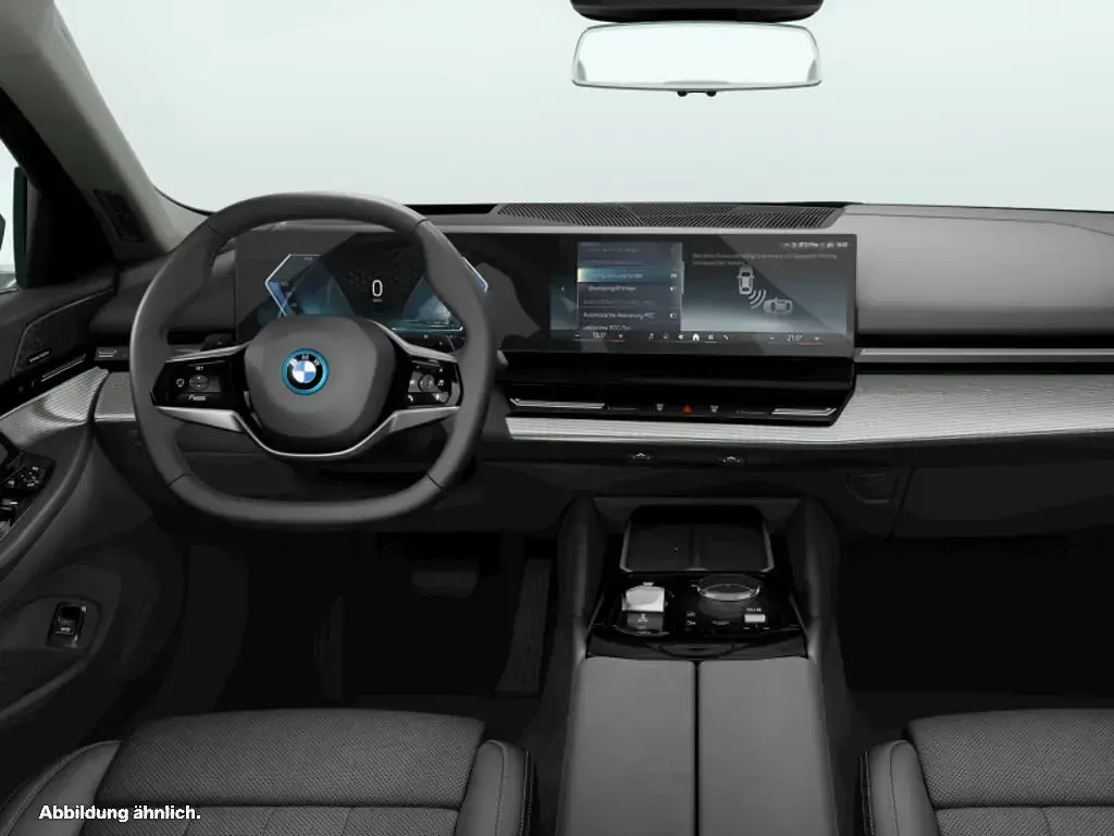 Gebraucht BMW 550e 489 PS (359 kW) 2025 Grau Limousine