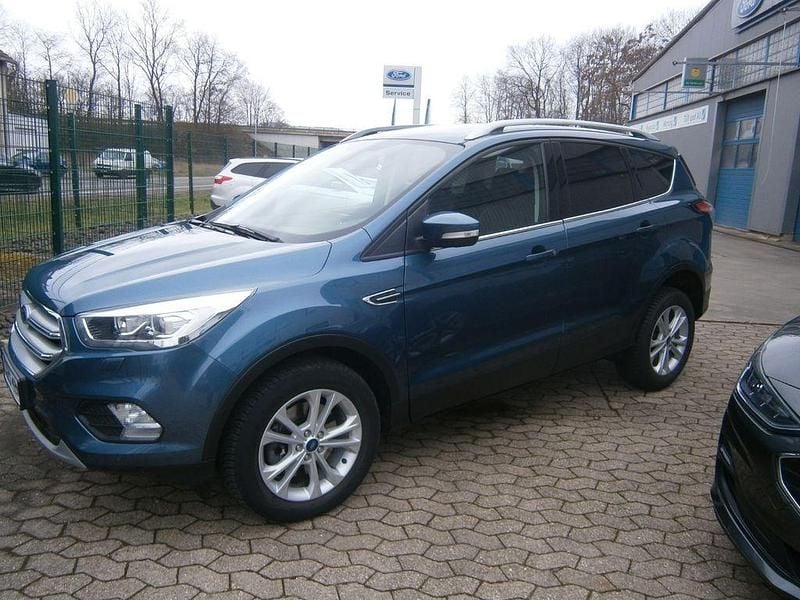 Gebraucht Ford Kuga Titanium 175 PS (128 kW) 2020 Blau SUV