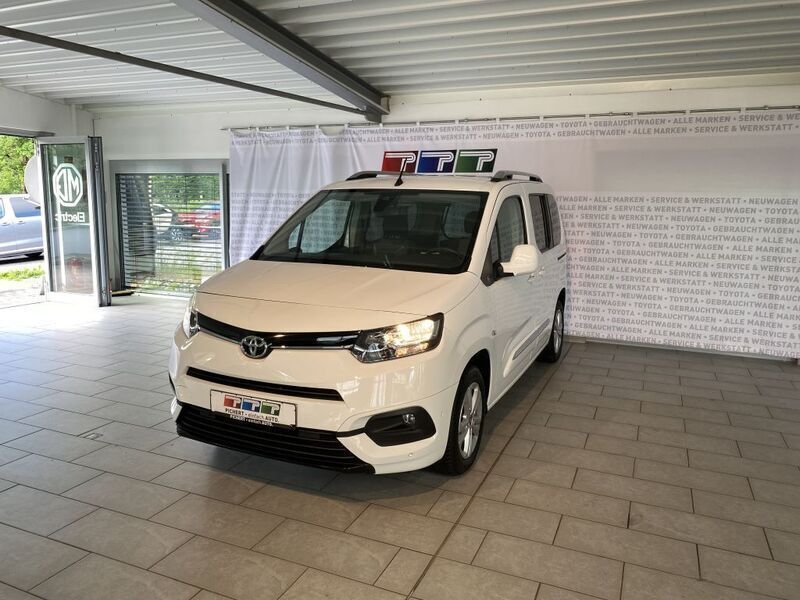 Schaumweiß Gebraucht 2021 Toyota Proace Verso City Kombi | 24.990 € (Fairer Preis) - Bild 1/4