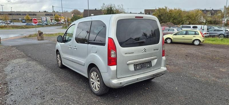 Gebraucht Citroën Berlingo Chic 109 PS (80 kW) 2010 Silber Van / Kleinbus