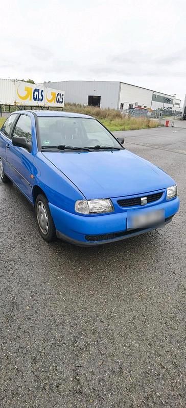 Blau Gebraucht 1998 Seat Ibiza Kleinwagen | 950 € (Guter Preis) - Bild 1/4